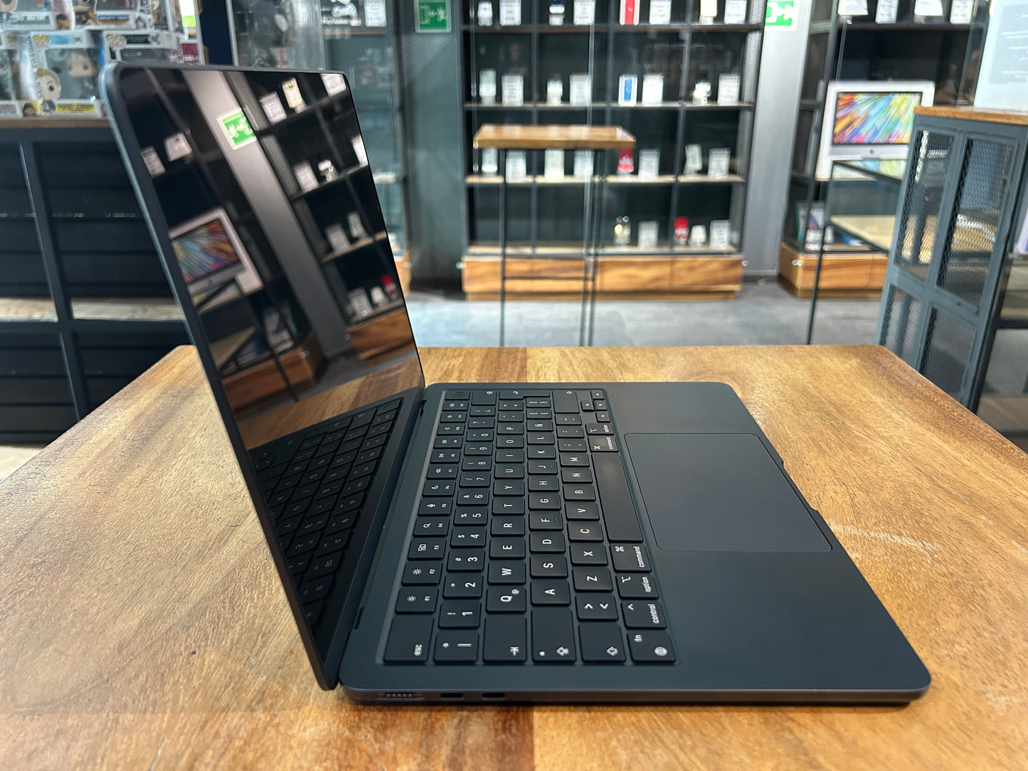 MacBook Air 13" 2024 M3 256GB (Producto Unico)