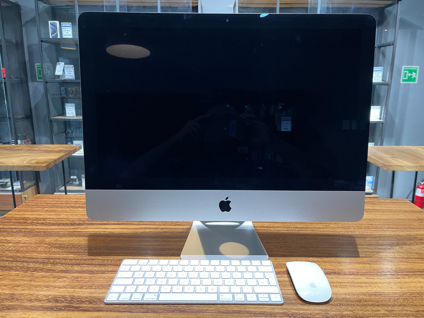 iMac 21.5" 2015 Core i5 8GB RAM/ 1 TB HDD (Producto Unico)