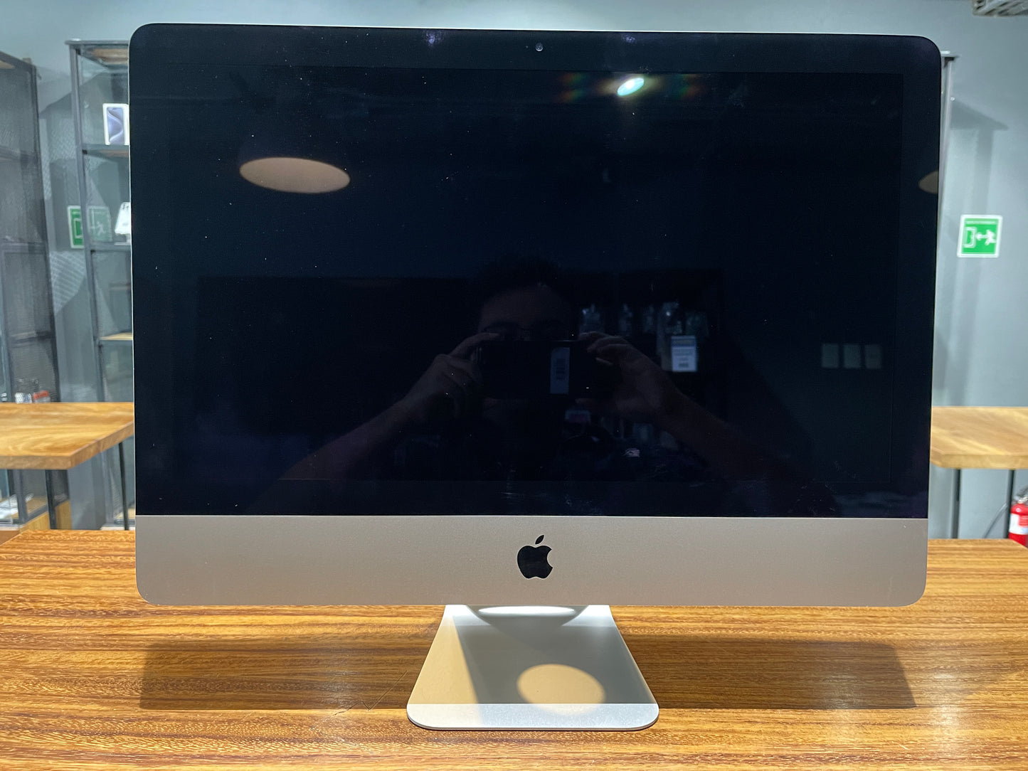 iMac 21.5" 2015 Core i5 8GB RAM/ 1 TB HDD (Producto Unico)