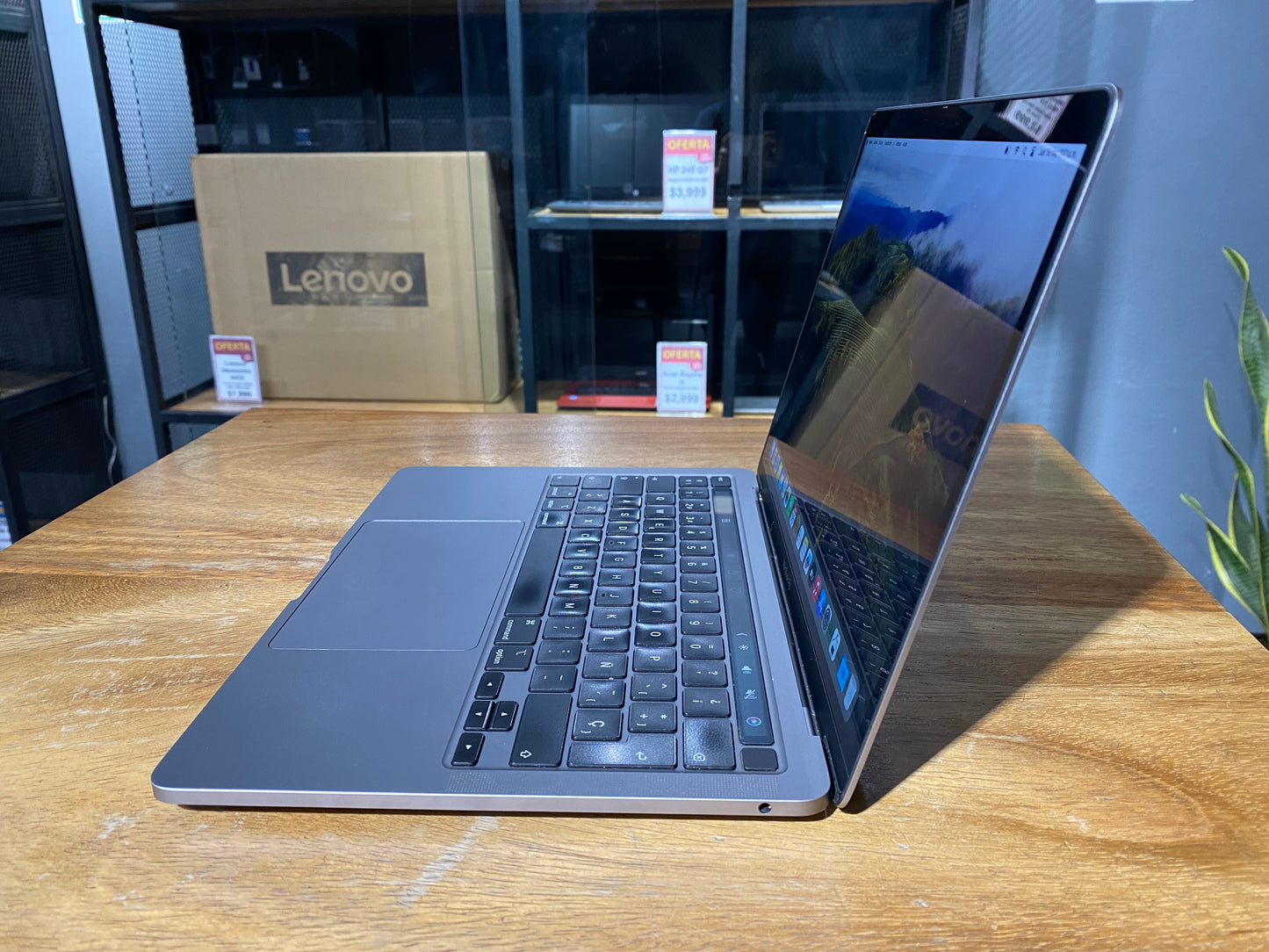 MacBook Pro 13" 2020 8GB RAM/ 500GB Core i5 (Producto Unico)