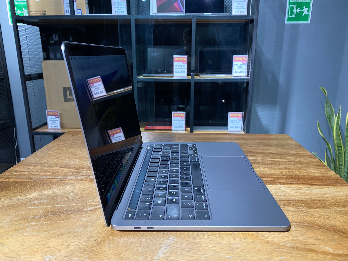 MacBook Pro 13" 2020 8GB RAM/ 500GB Core i5 (Producto Unico)