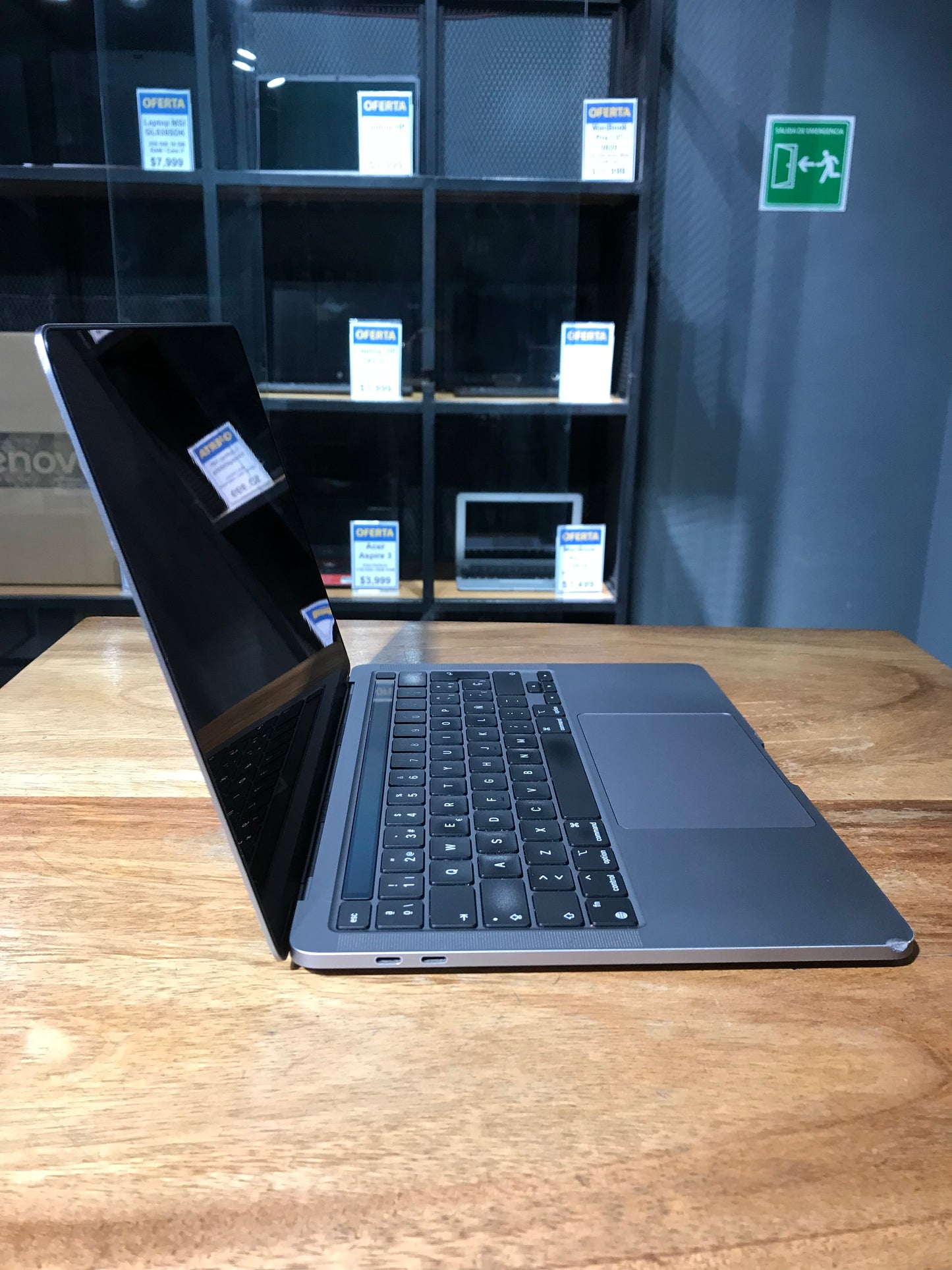 MacBook Pro 13" 2020 M1  (Producto Unico)