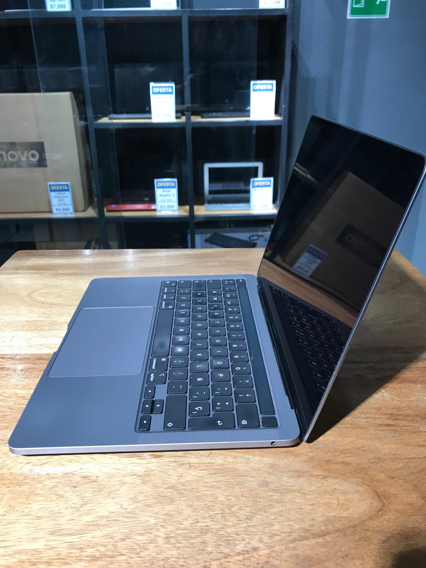 MacBook Pro 13" 2020 M1  (Producto Unico)