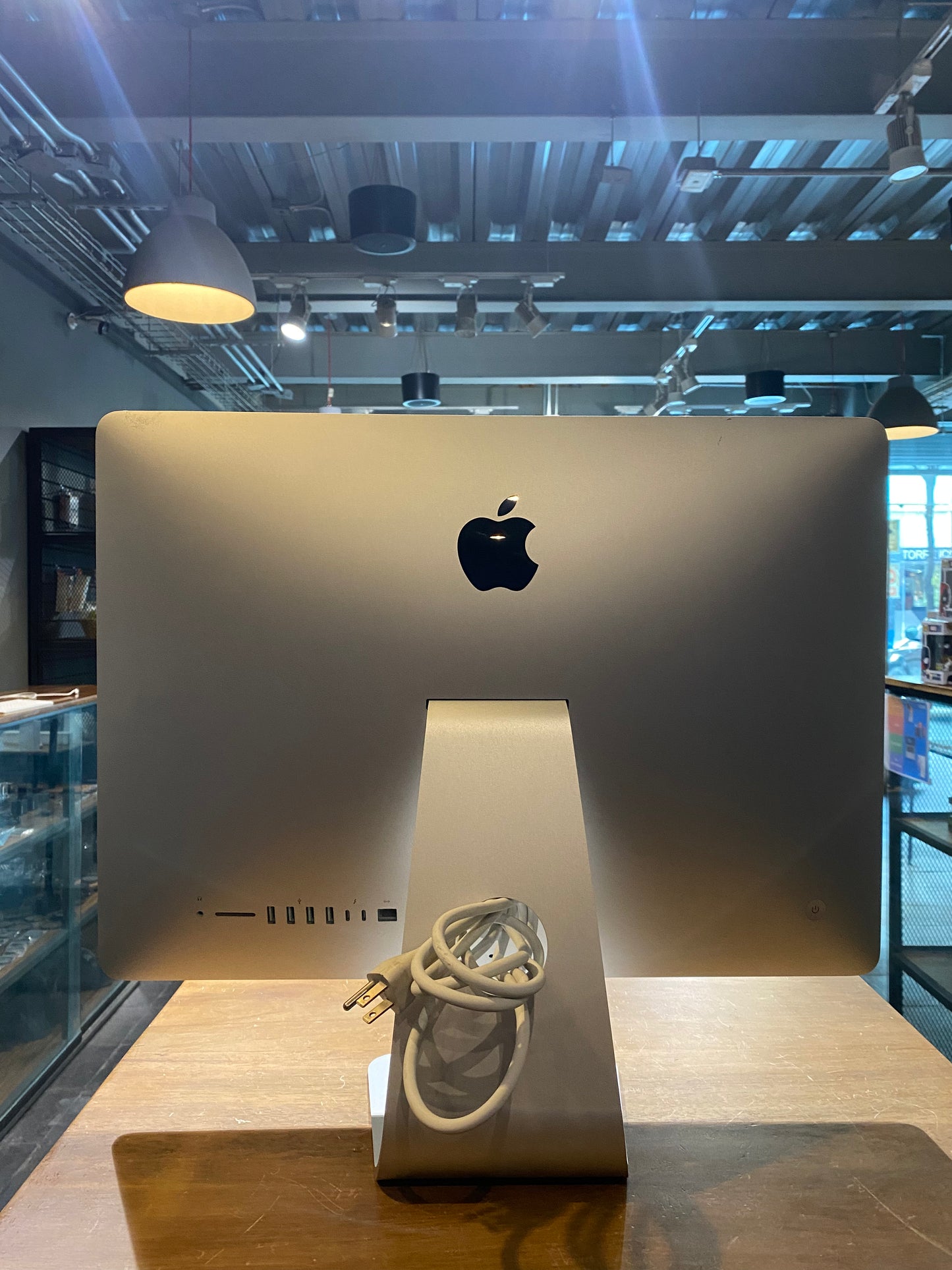 iMac 21.5" 2017 Retina 4K 8GB RAM/1TB