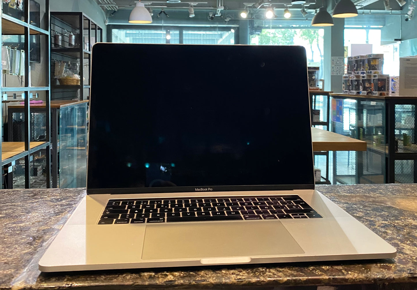 Macbook Pro Touchbar "15"