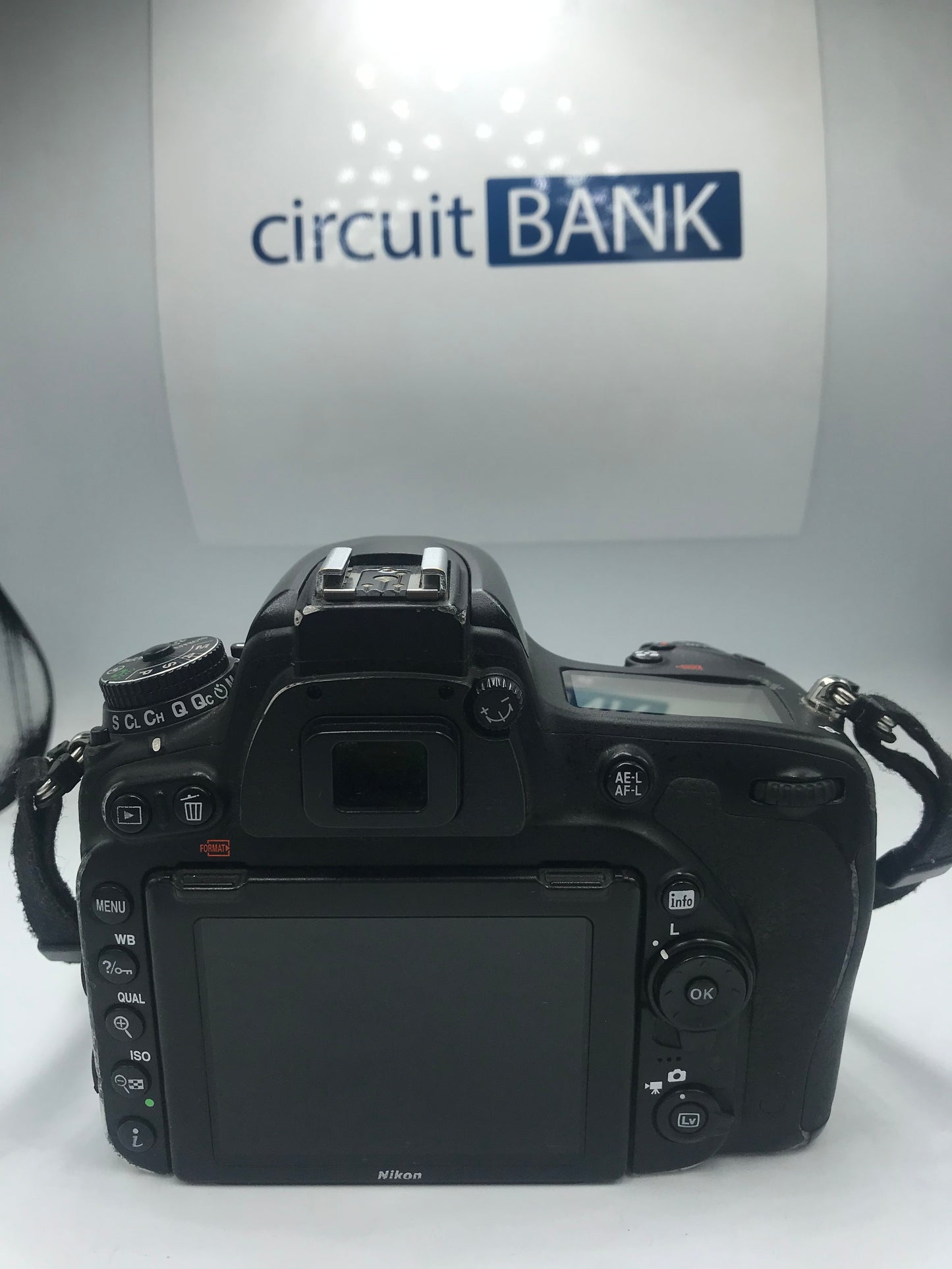 Cámara Nikon D750 (Producto Único)