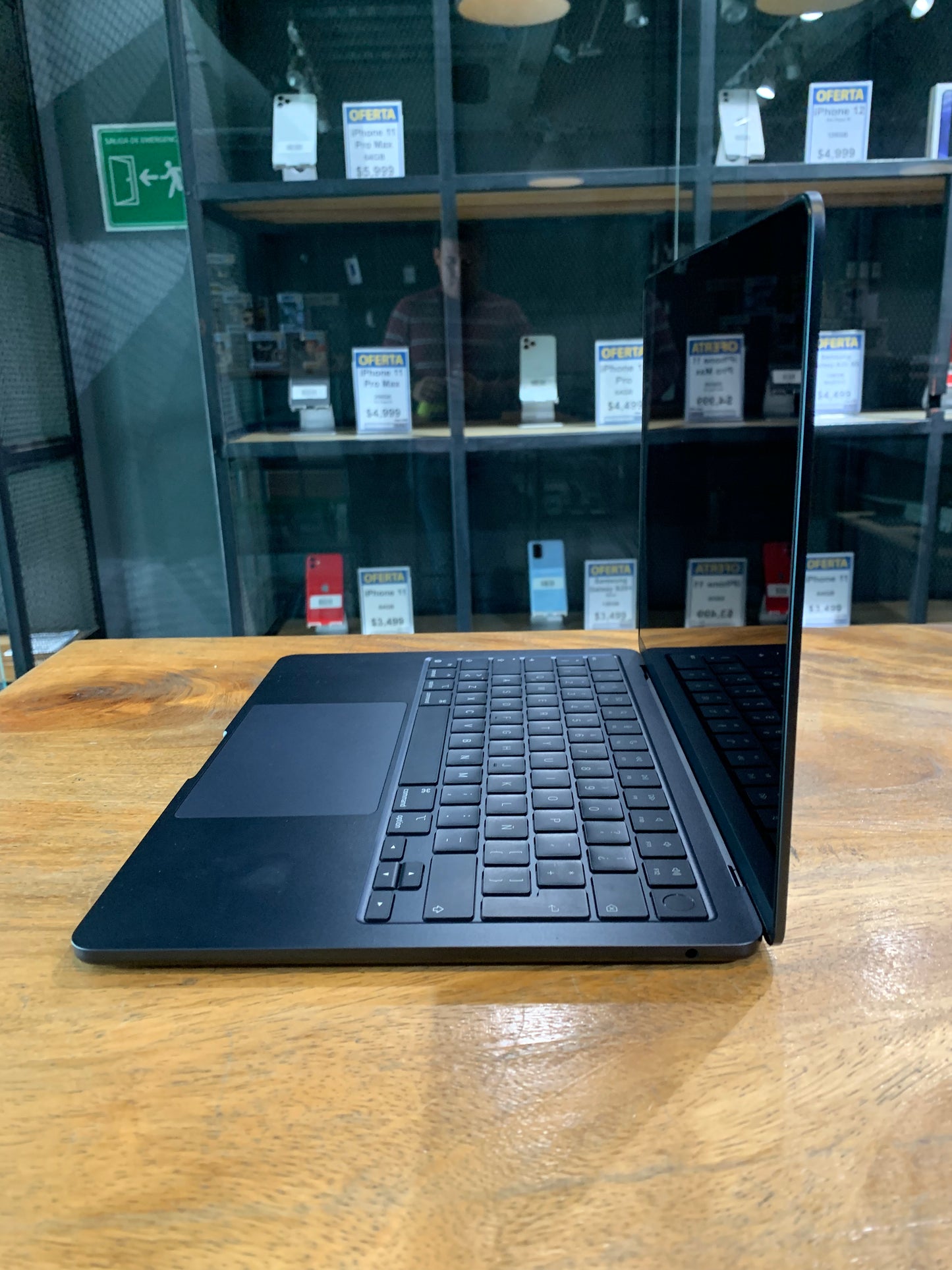 MacBook Air 13" M3 2024 256GB (Producto Unico)