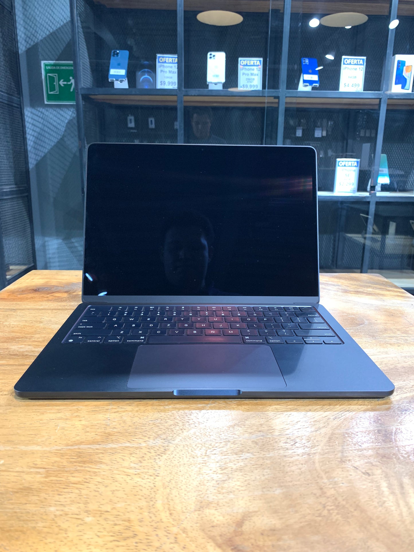 MacBook Air 13" M2 2022 (Producto Unico)