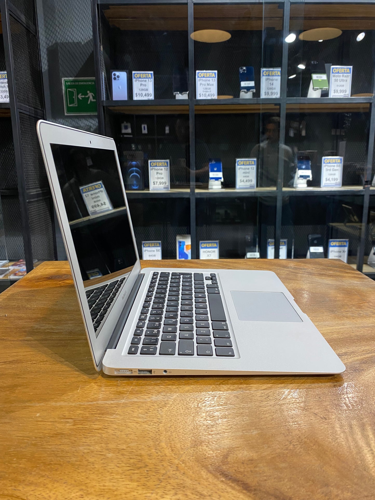 MacBook Air 13" 2017 (Producto Unico)