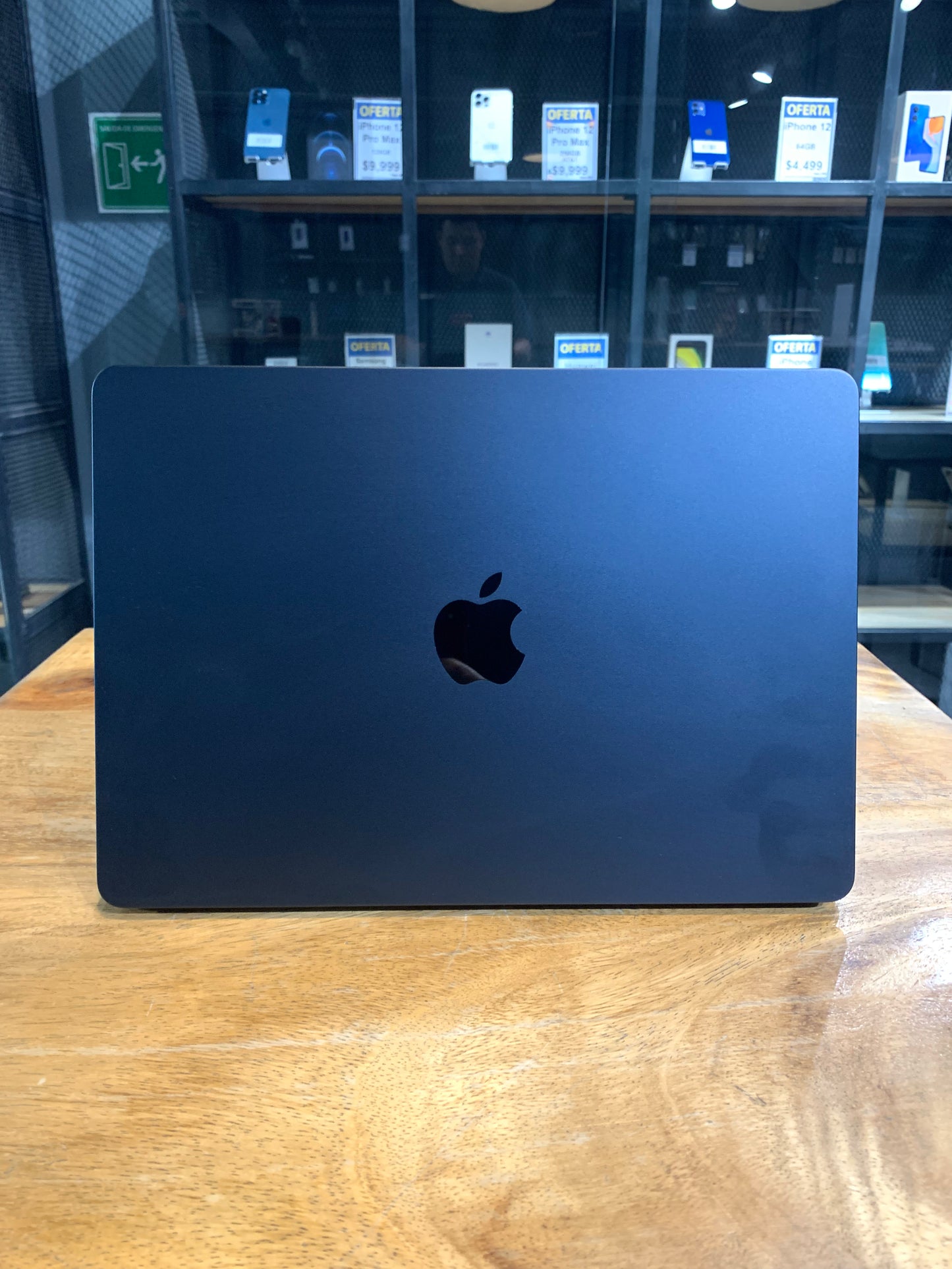 MacBook Air 13" M2 2022 (Producto Unico)