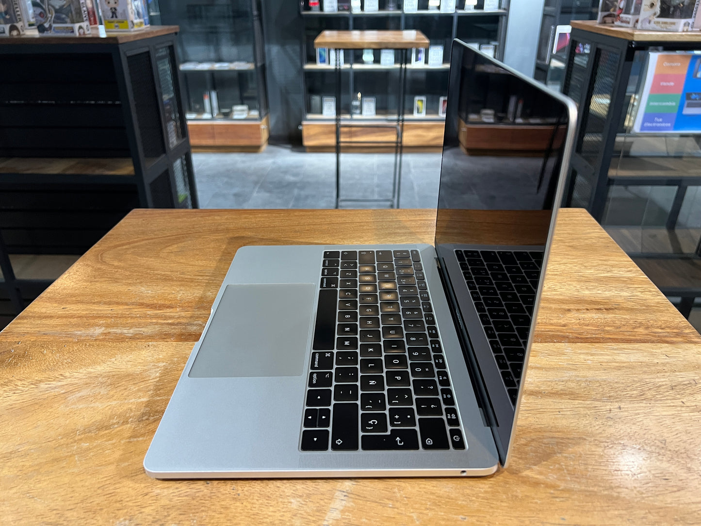 MacBook Pro 13" 2017 128GB / 8GB RAM (Producto Unico)