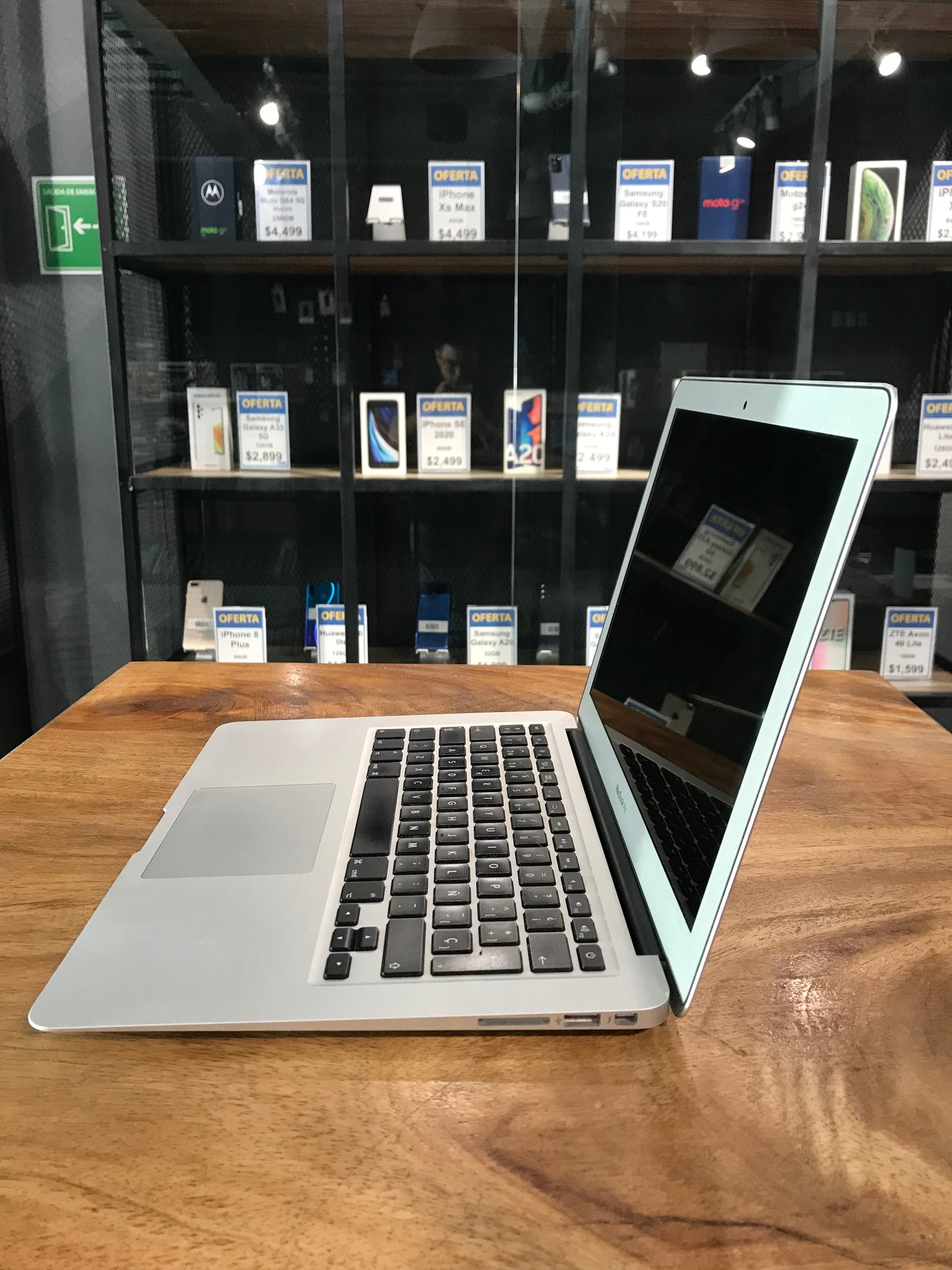 MacBook Air 13"  2017 (Producto Único)