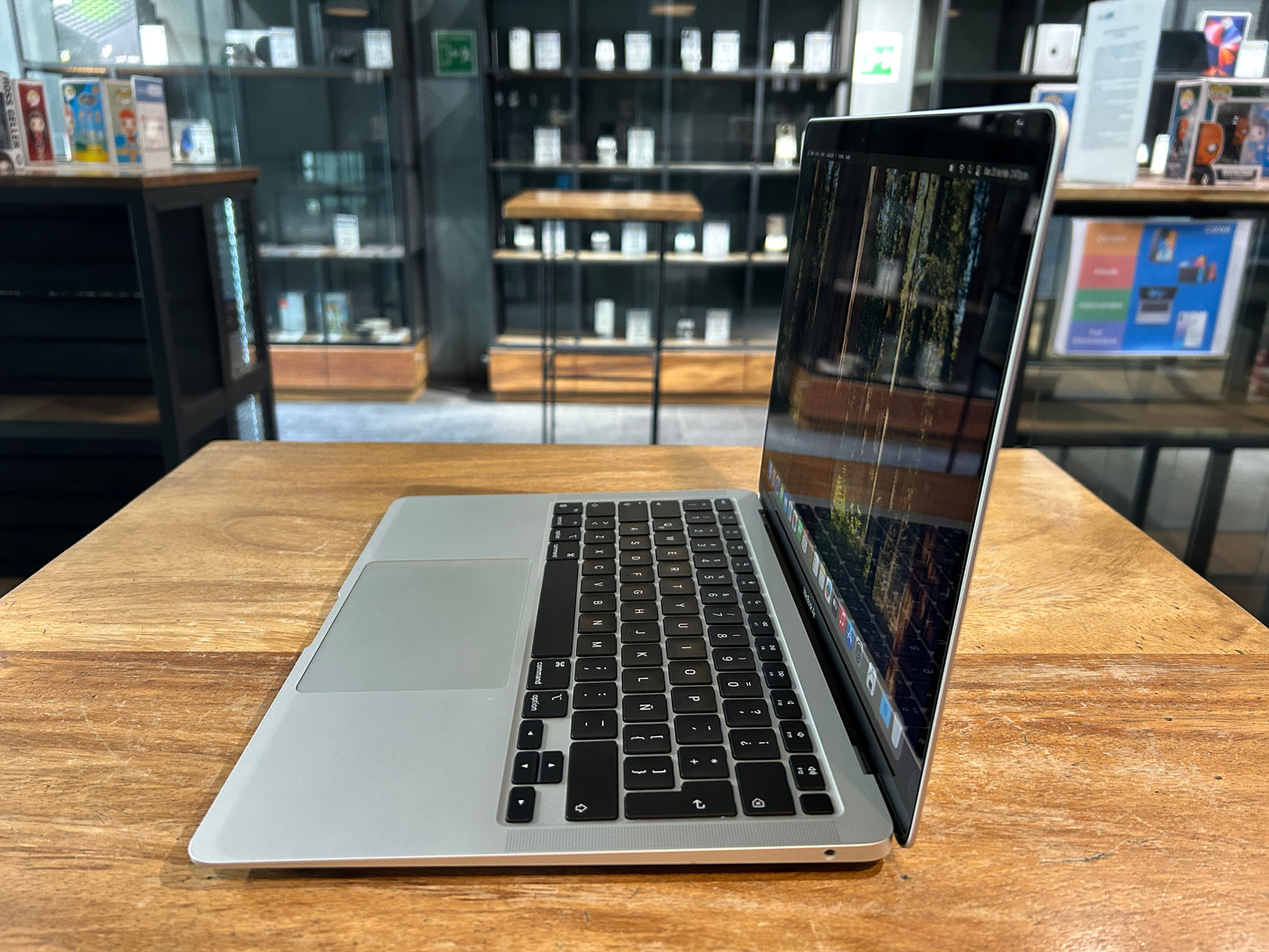 MacBook Air 13" 2020 M1  8GB RAM/512GB SDD (Producto Unico)