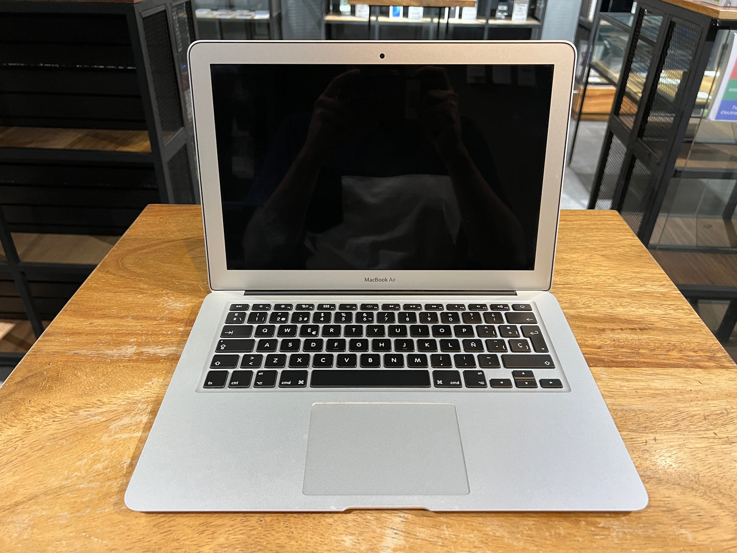 MacBook Air 13" 2017 128GB SSD / 8GB RAM (Producto Unico)