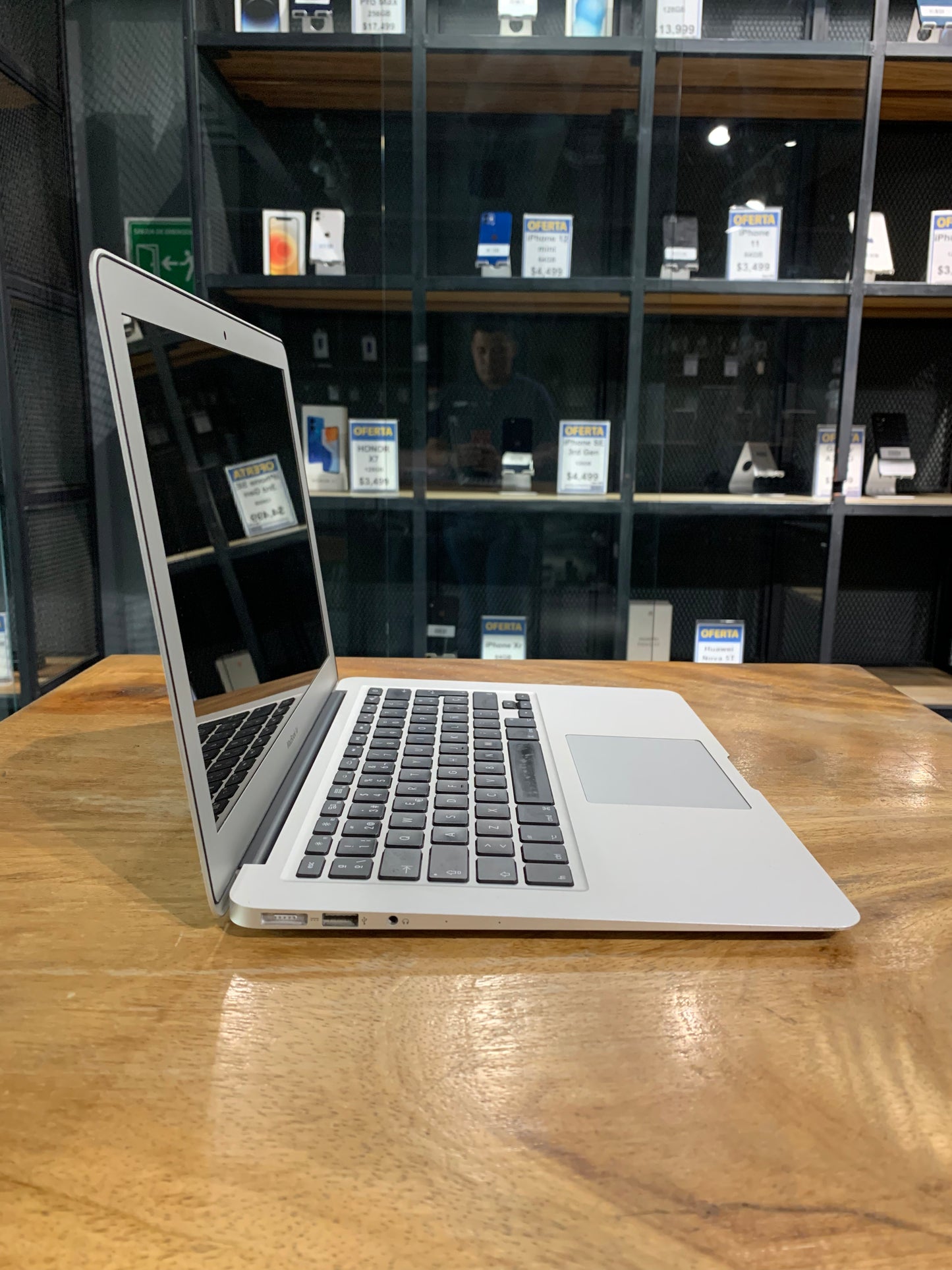 MacBook Air 13" 2017 (Producto Unico)
