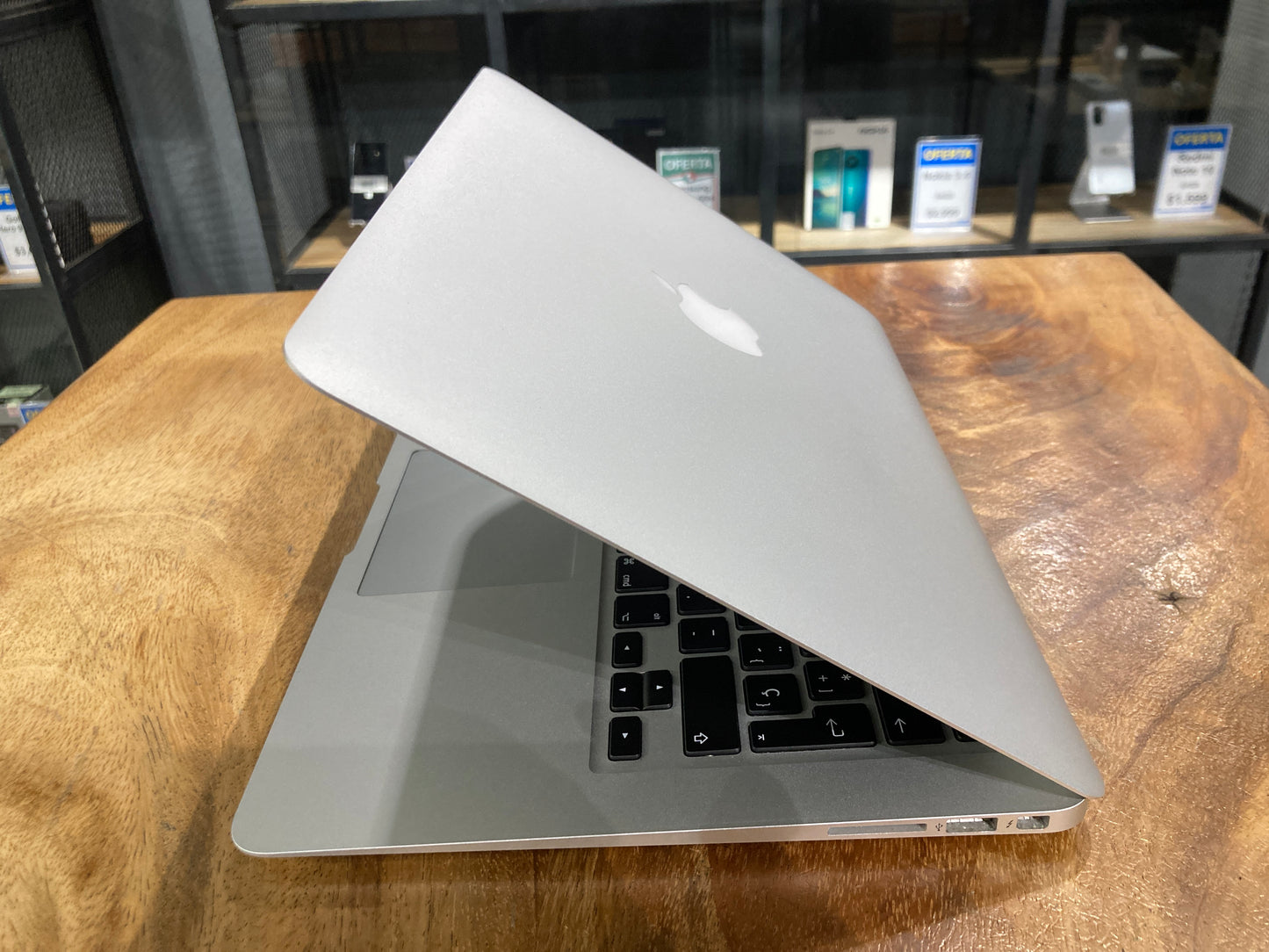 MacBook Air 13" 2017 (Producto Único)