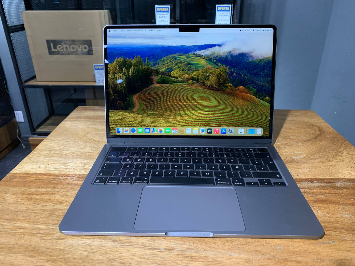 MacBook Air 13" 2024 (Producto Único)