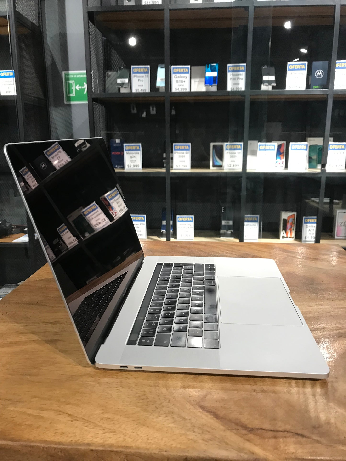 MacBook Pro 15" 2017 Corei7 (Producto Unico)