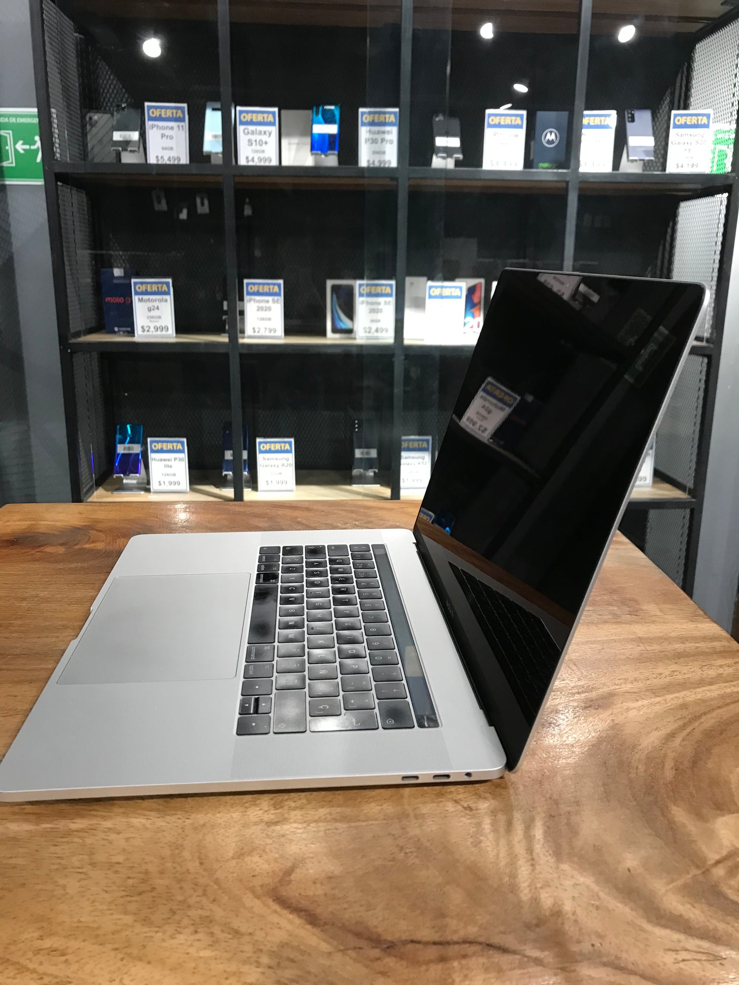 MacBook Pro 15" 2017 Corei7 (Producto Unico)