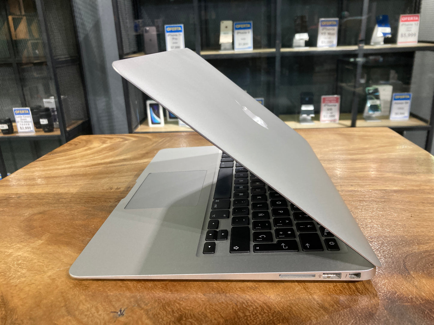 MacBook Air 13" 2017 (Producto Único)