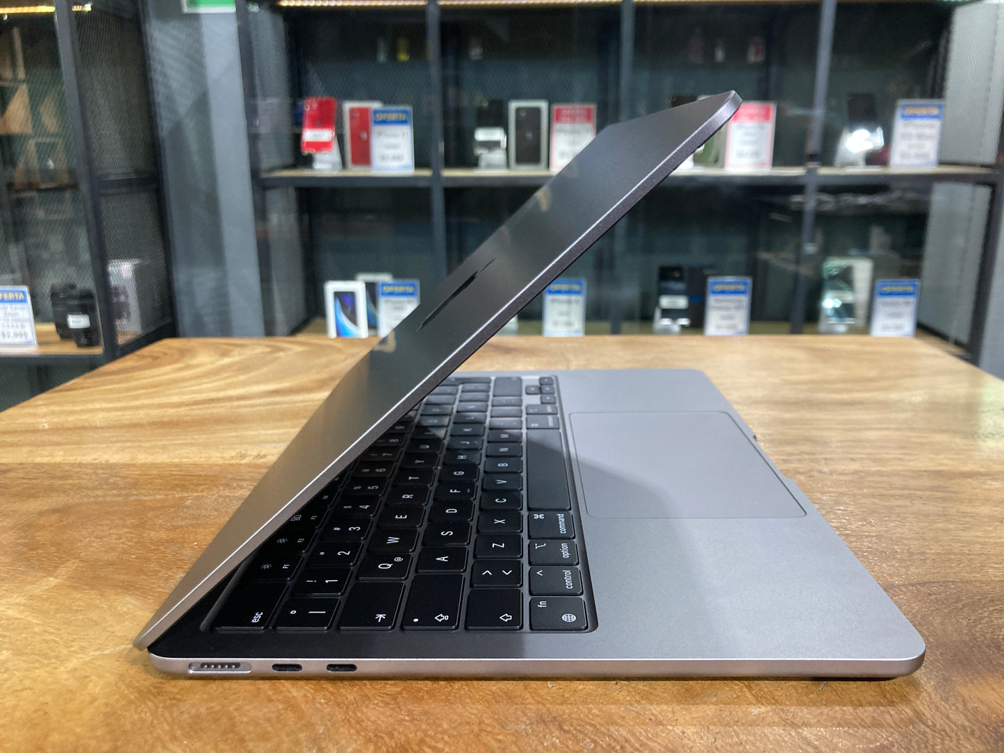 MacBook Air 13" 2022 M2 (Producto Unico)