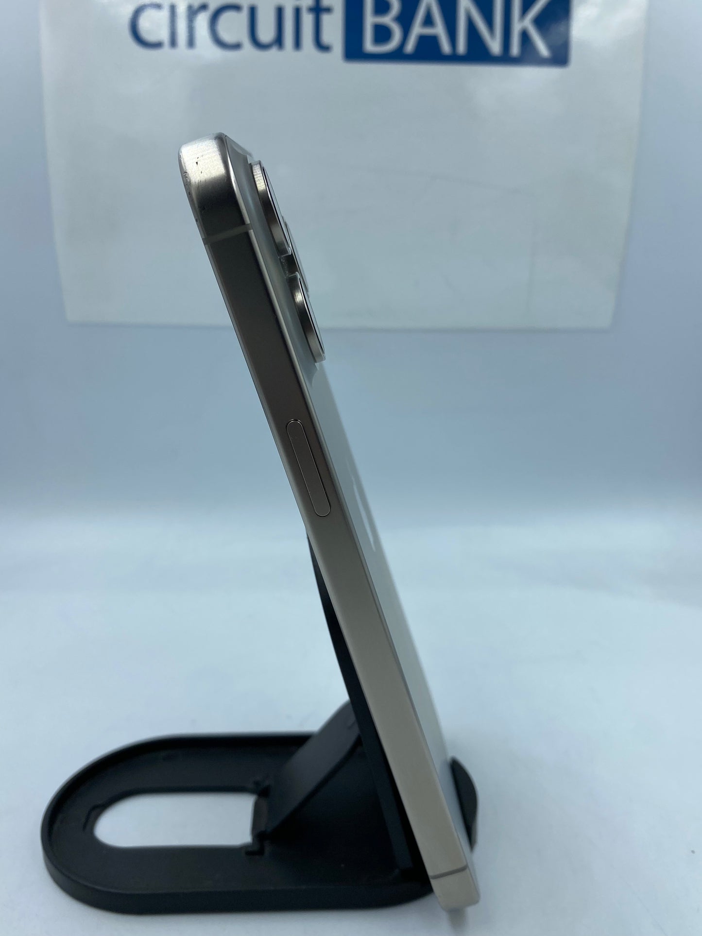 Apple iPhone 15 Pro Max / 256GB / Natural Titanium