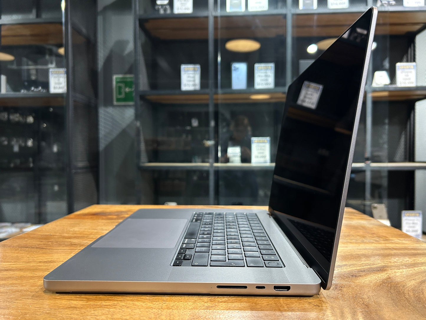 MacBook Pro 16" M2 Max (Producto único)