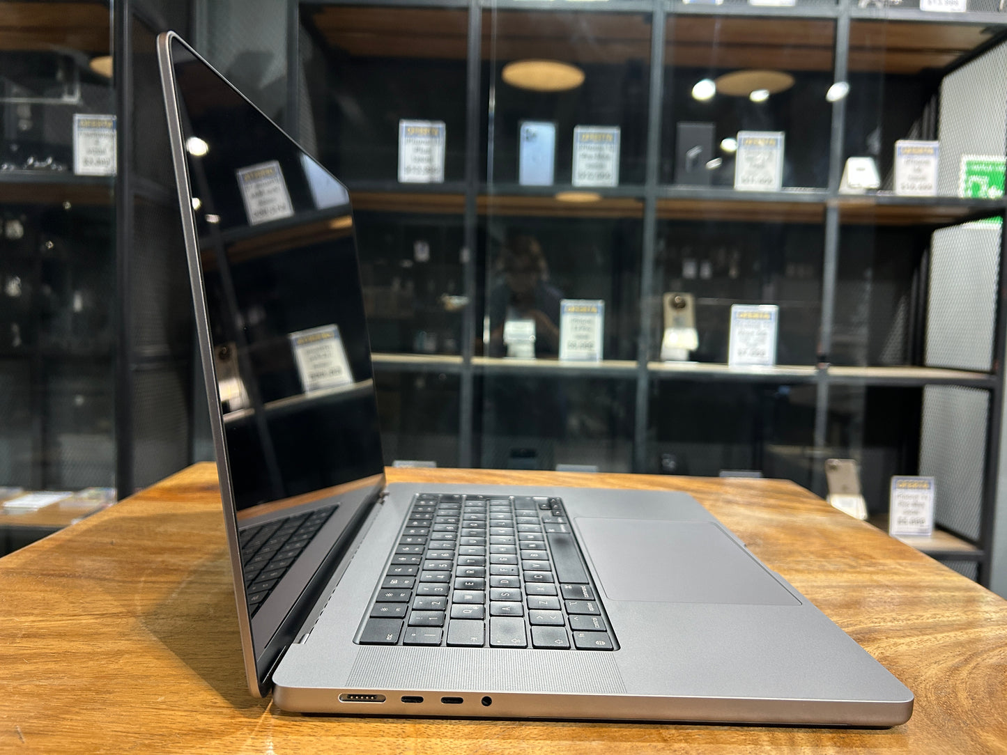 MacBook Pro 16" M2 Max (Producto único)