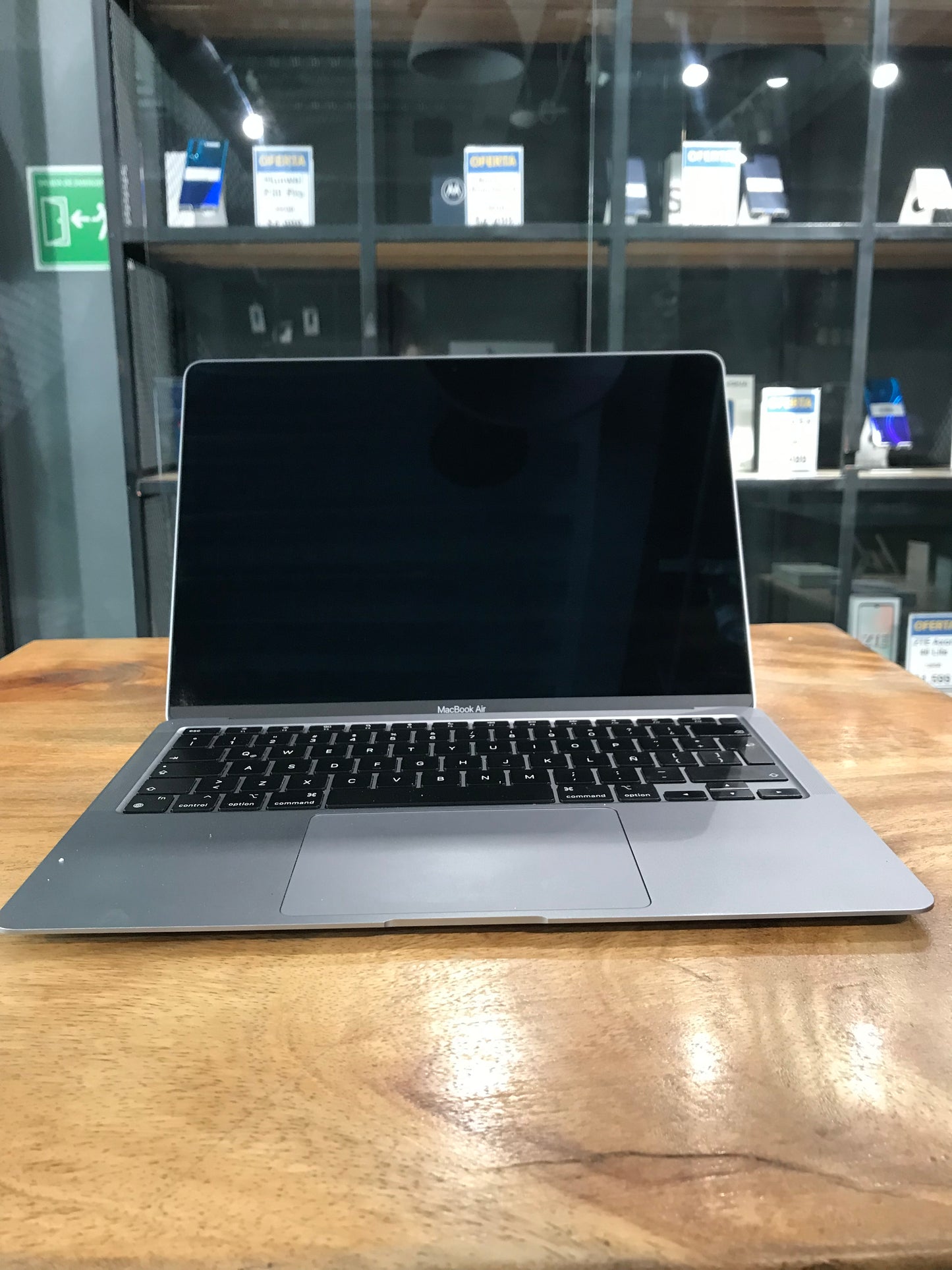 MacBook Air 13" 2020 M1 (Producto Unico)