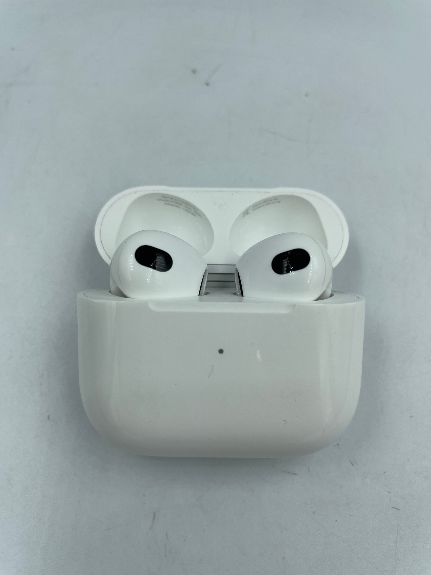 Audífonos Apple AirPods (3rd Gen) (Producto Único)