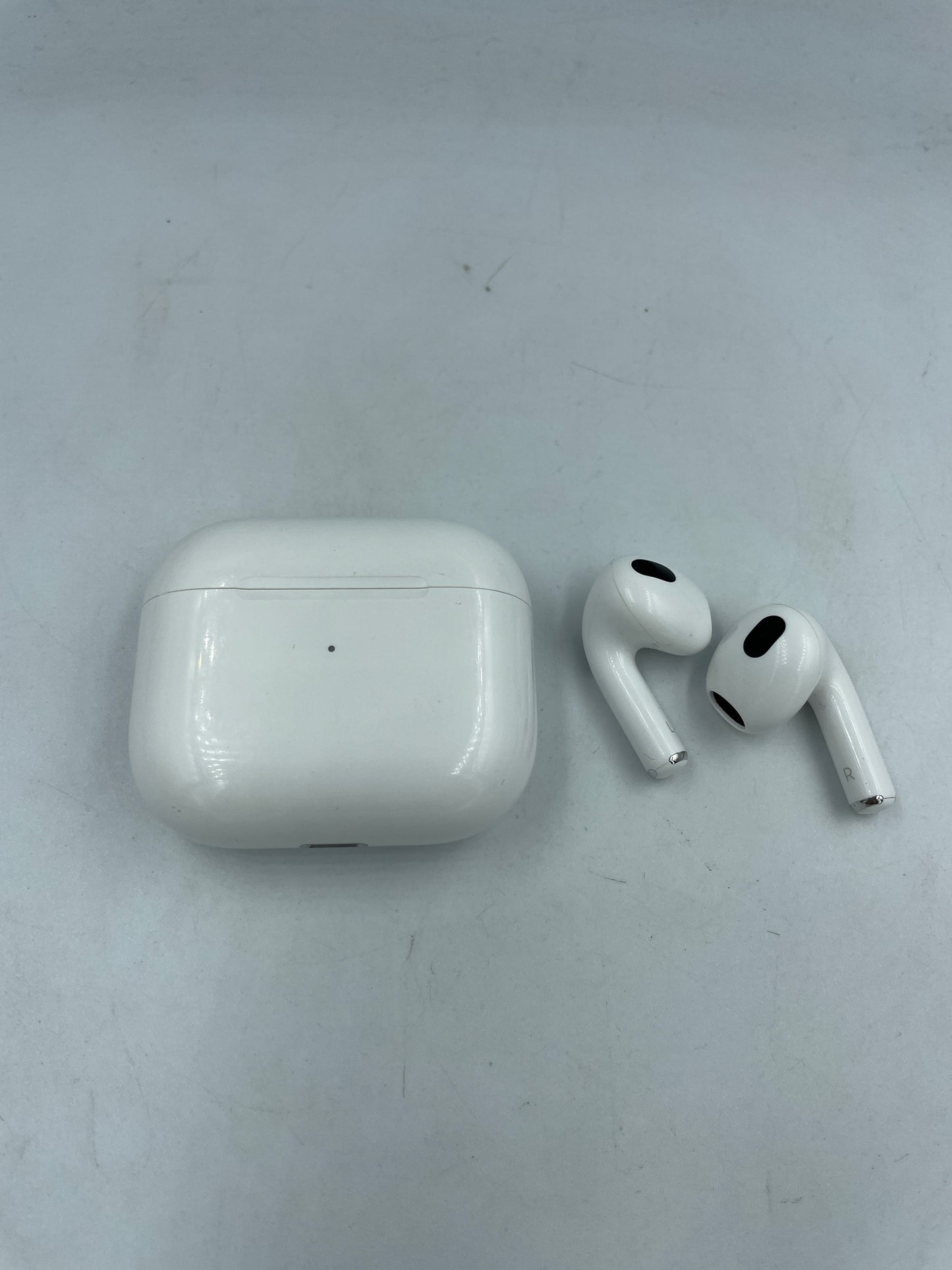 Audífonos Apple AirPods (3rd Gen) (Producto Único)