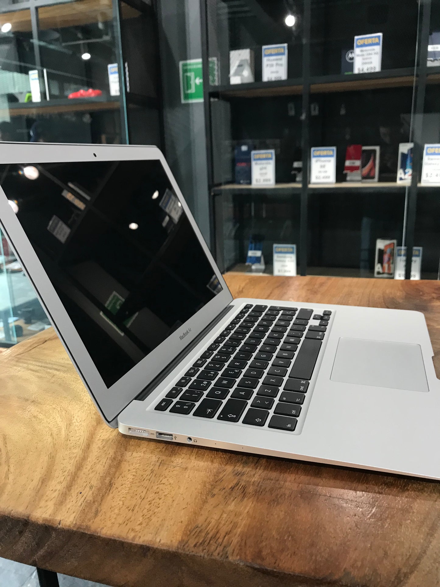 MacBook Air 13" 2017 (Producto Unico)