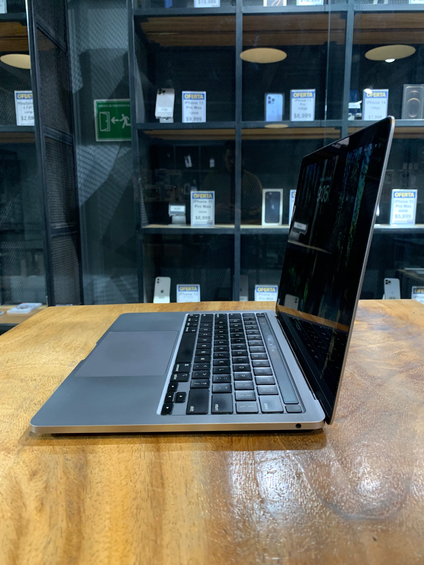 MacBook Pro 2020 13" M1 256GB (Producto Unico)