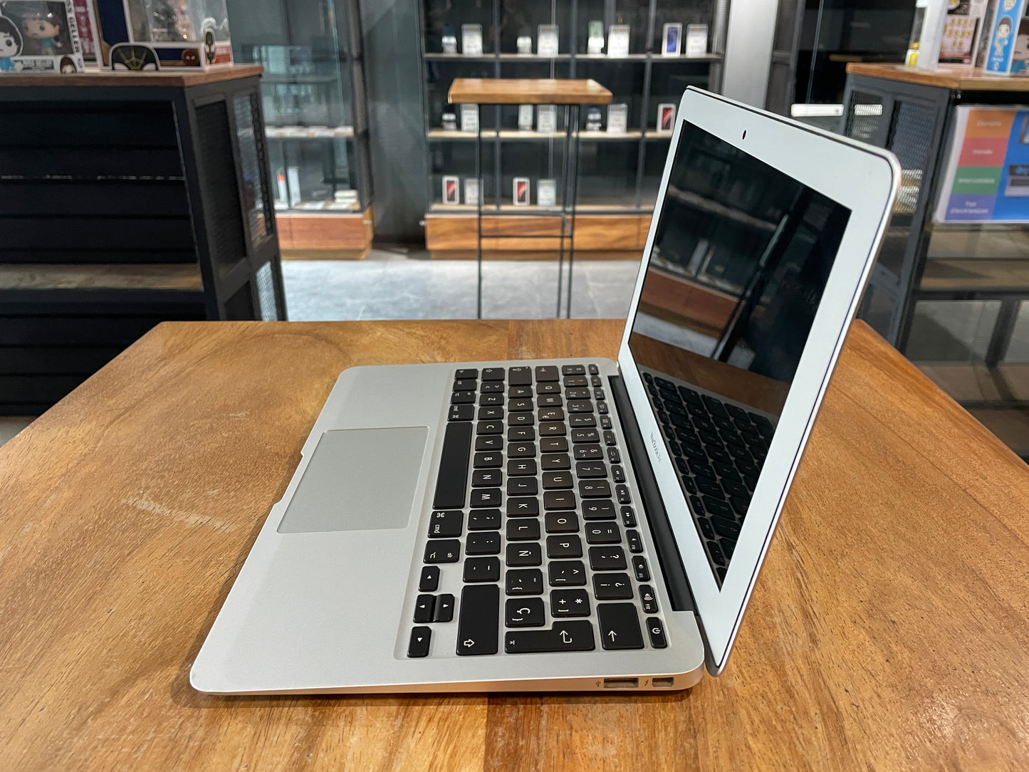 MacBook Air 2015 11" 128GB SSD (Producto Unico)