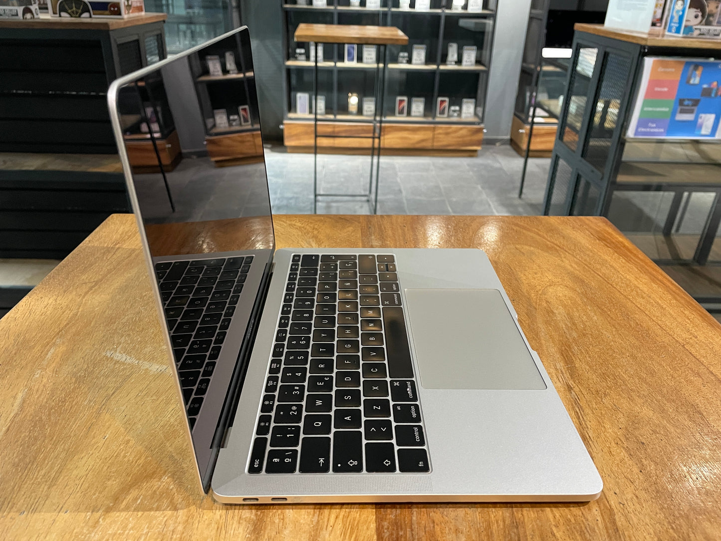 MacBook Pro 2016 13" 256GB SSD (Producto Unico)
