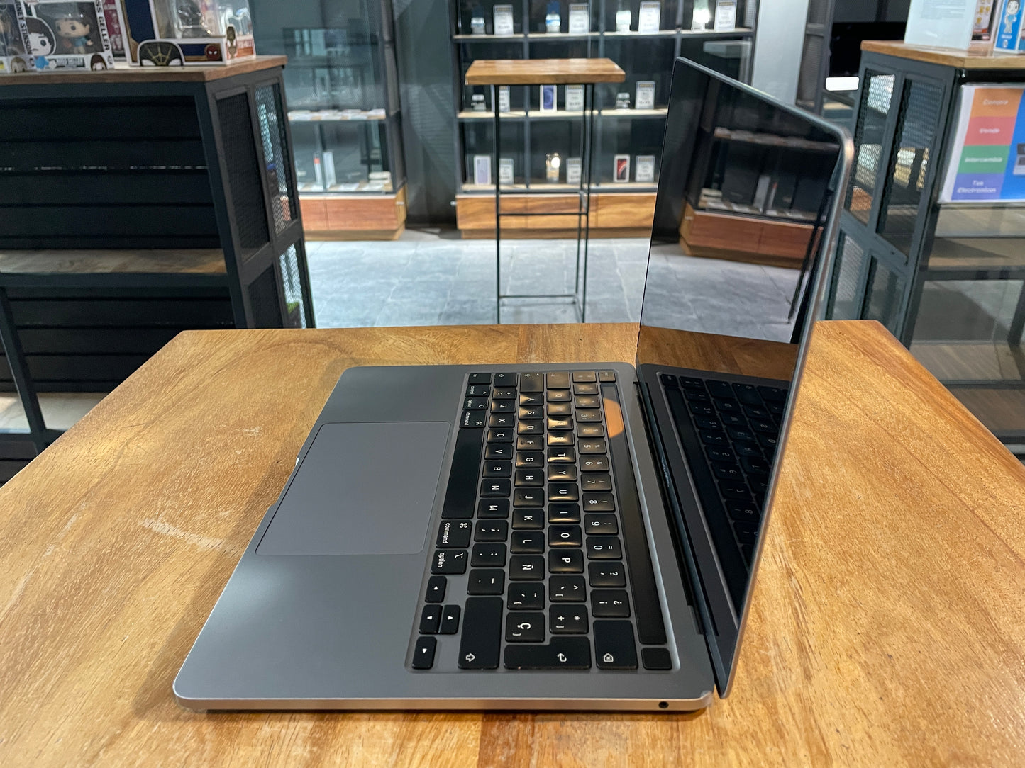 MacBook Pro 2020 13" 256GB SSD (Producto Unico)
