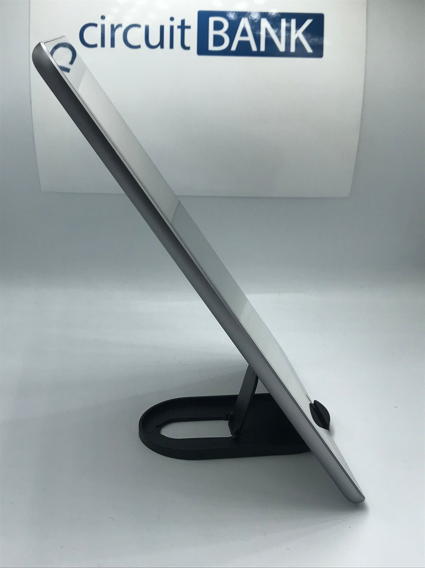 iPad 6th Gen WIFI 32GB (Producto Único)