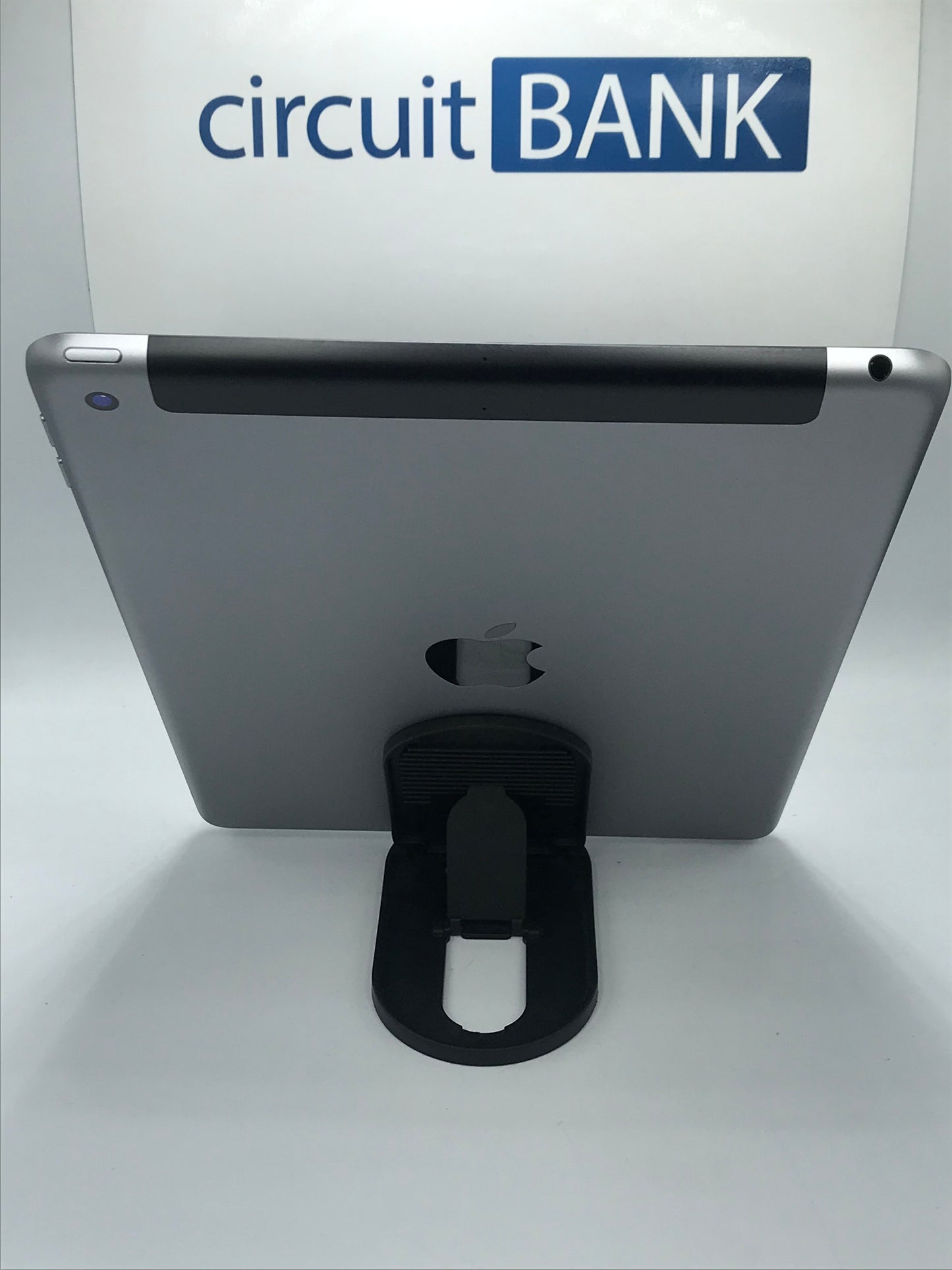 iPad 6th Gen WIFI 32GB (Producto Único)