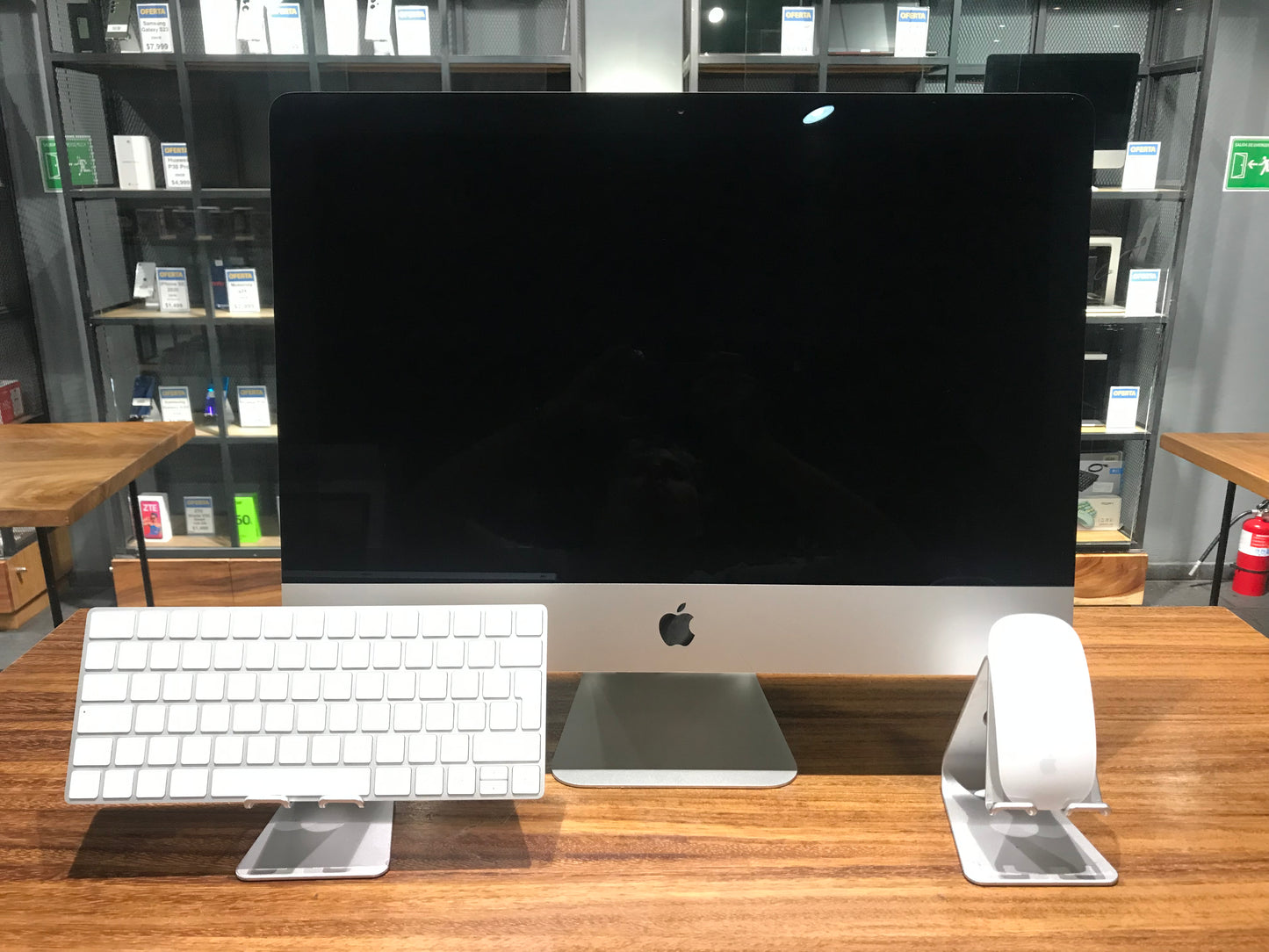 iMac 21.5" Retina 4k 2017 (Producto Único)