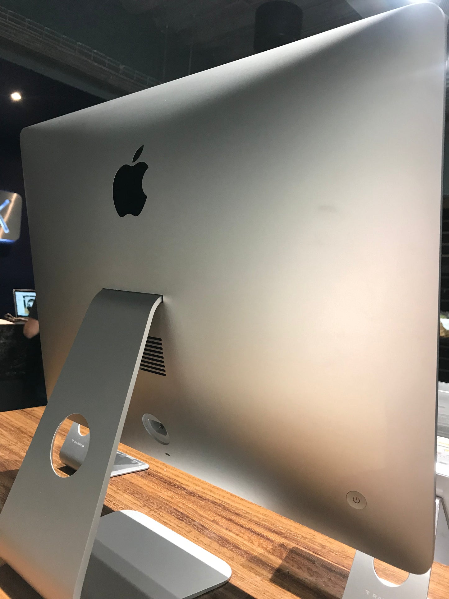 iMac 21.5" Retina 4k 2017 (Producto Único)