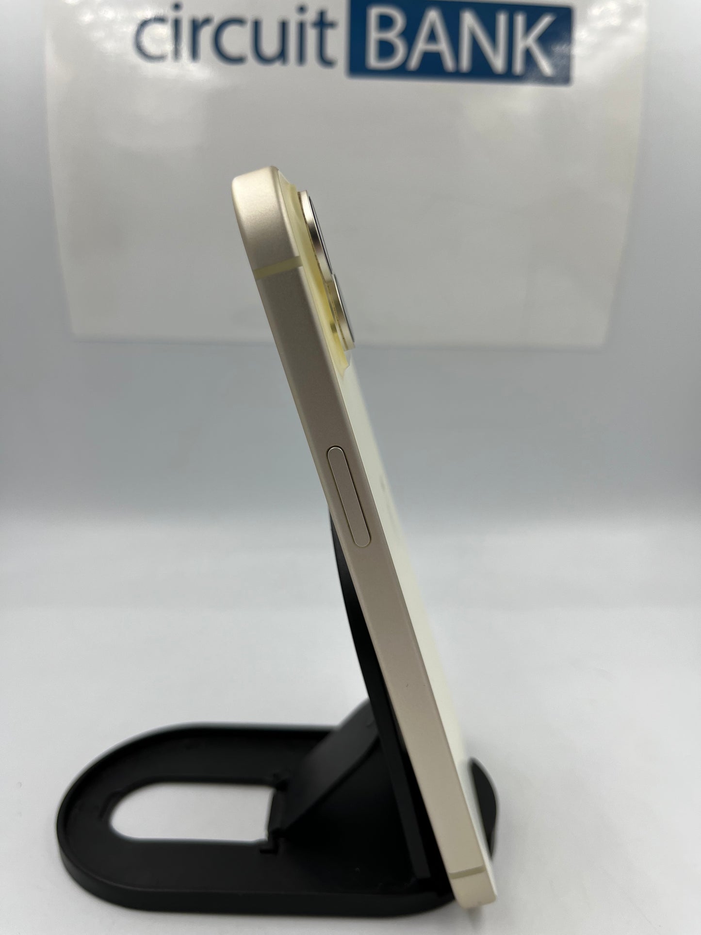 iPhone 15 128GB