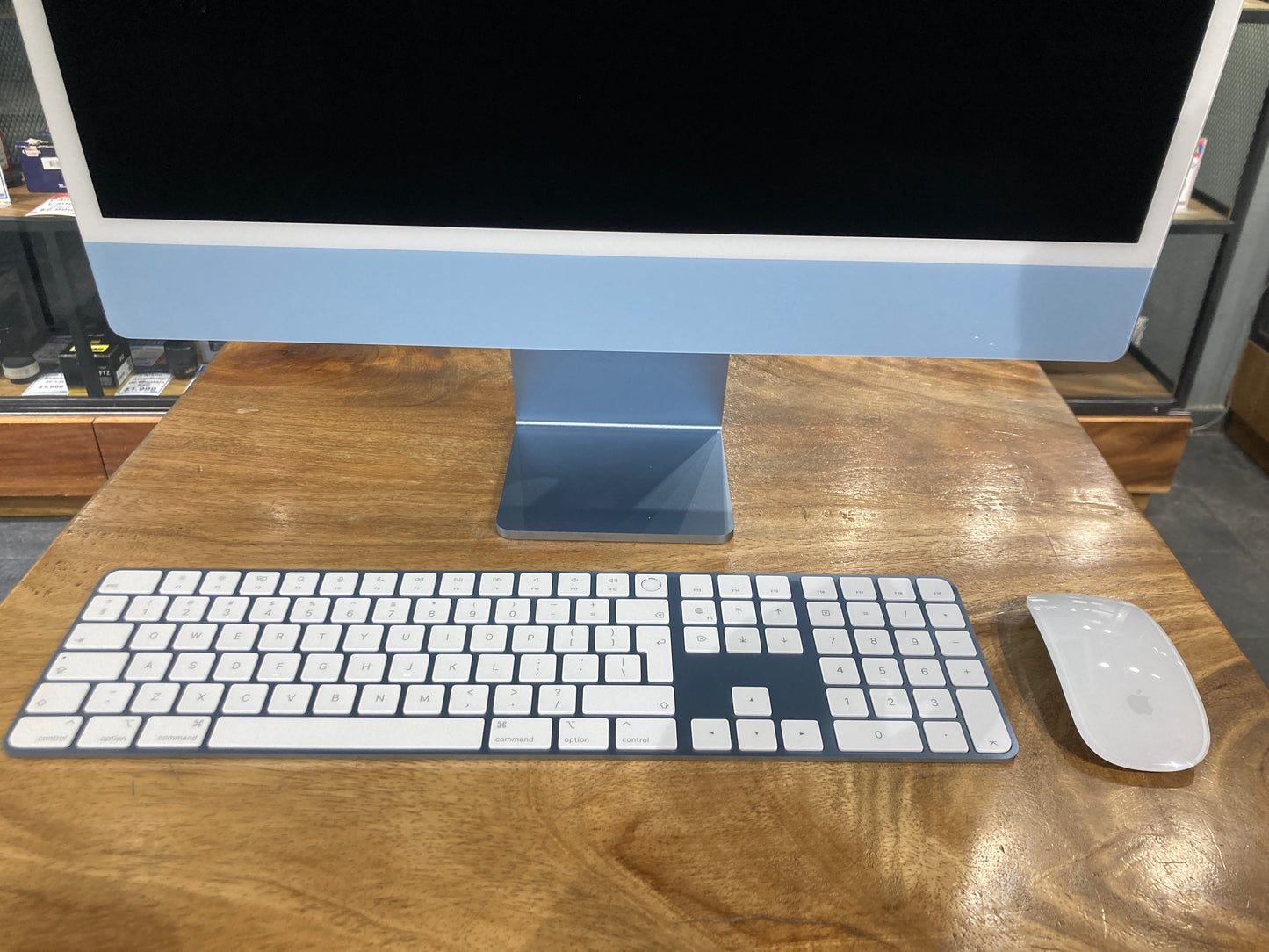 iMac 2021 24" M1 (Producto Unico)