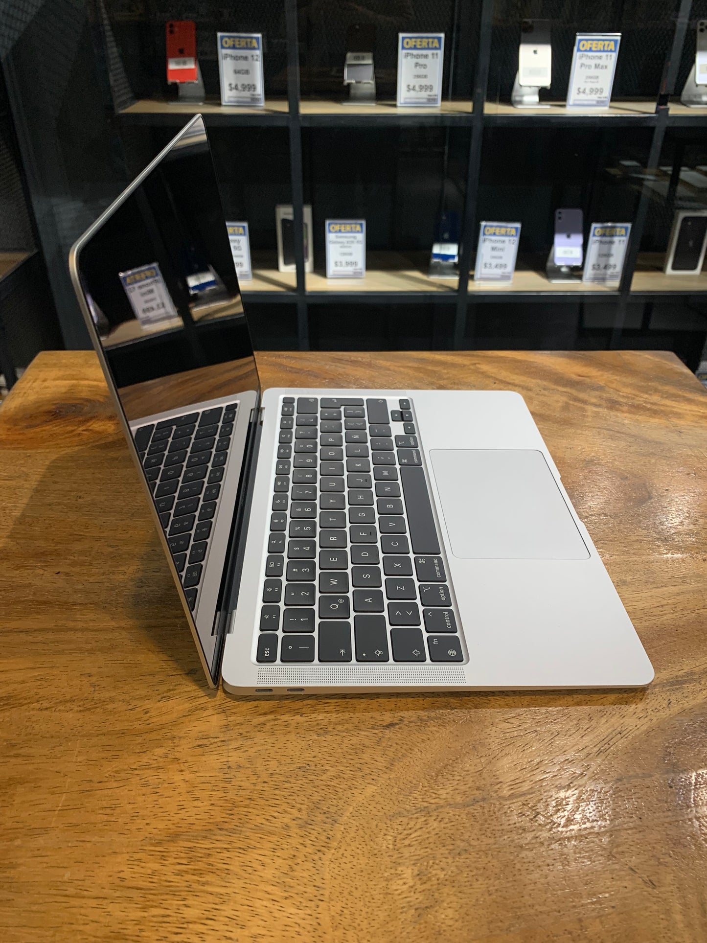 MacBook Air 13" 2020 M1 256GB (Producto Unico)