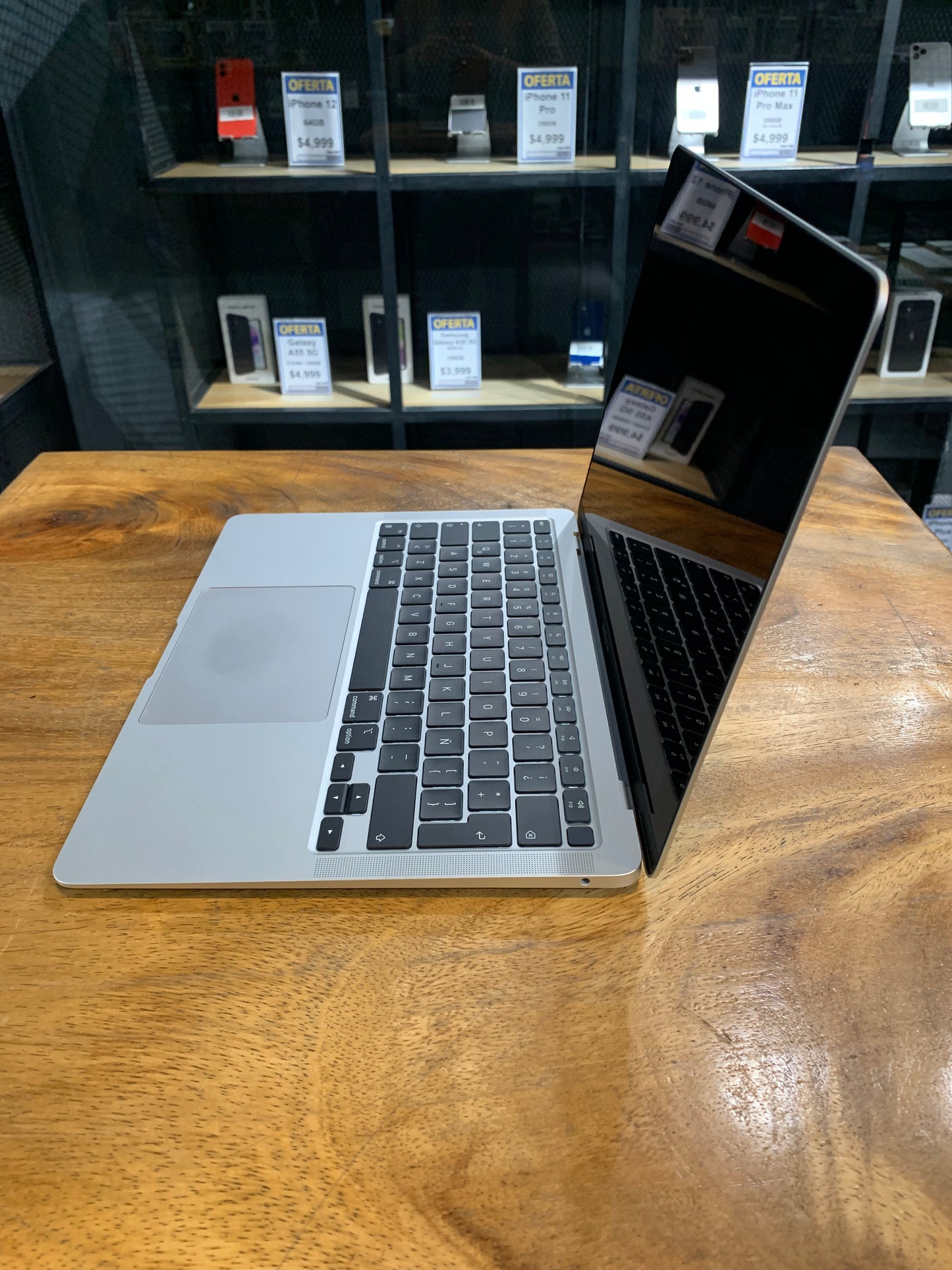 MacBook Air 13" 2020 M1 256GB (Producto Unico)