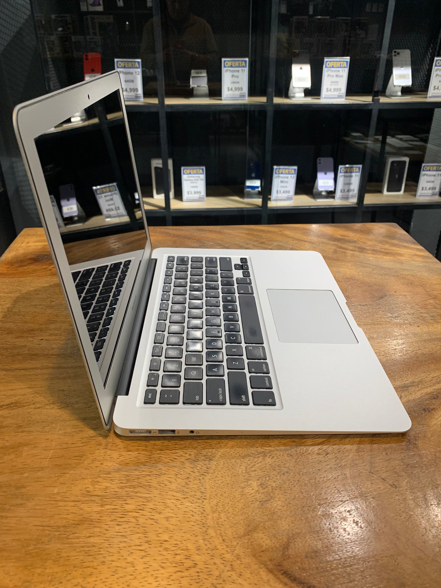 MacBook Air 13" 2017 128GB (Producto Unico)