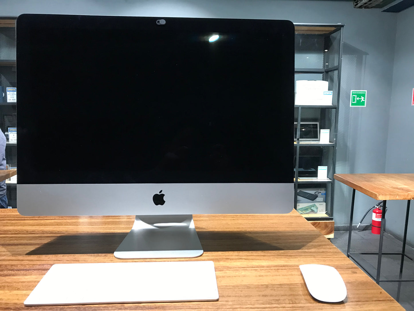 iMac 21.5" 4K Retina 2017 (Producto Unico)