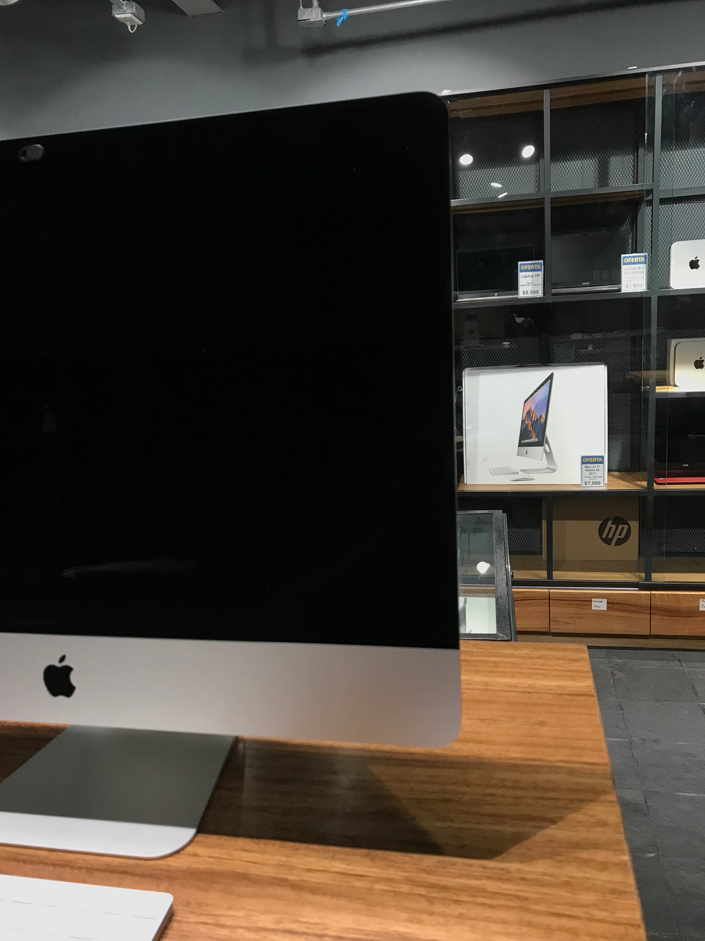 iMac 21.5" 4K Retina 2017 (Producto Unico)