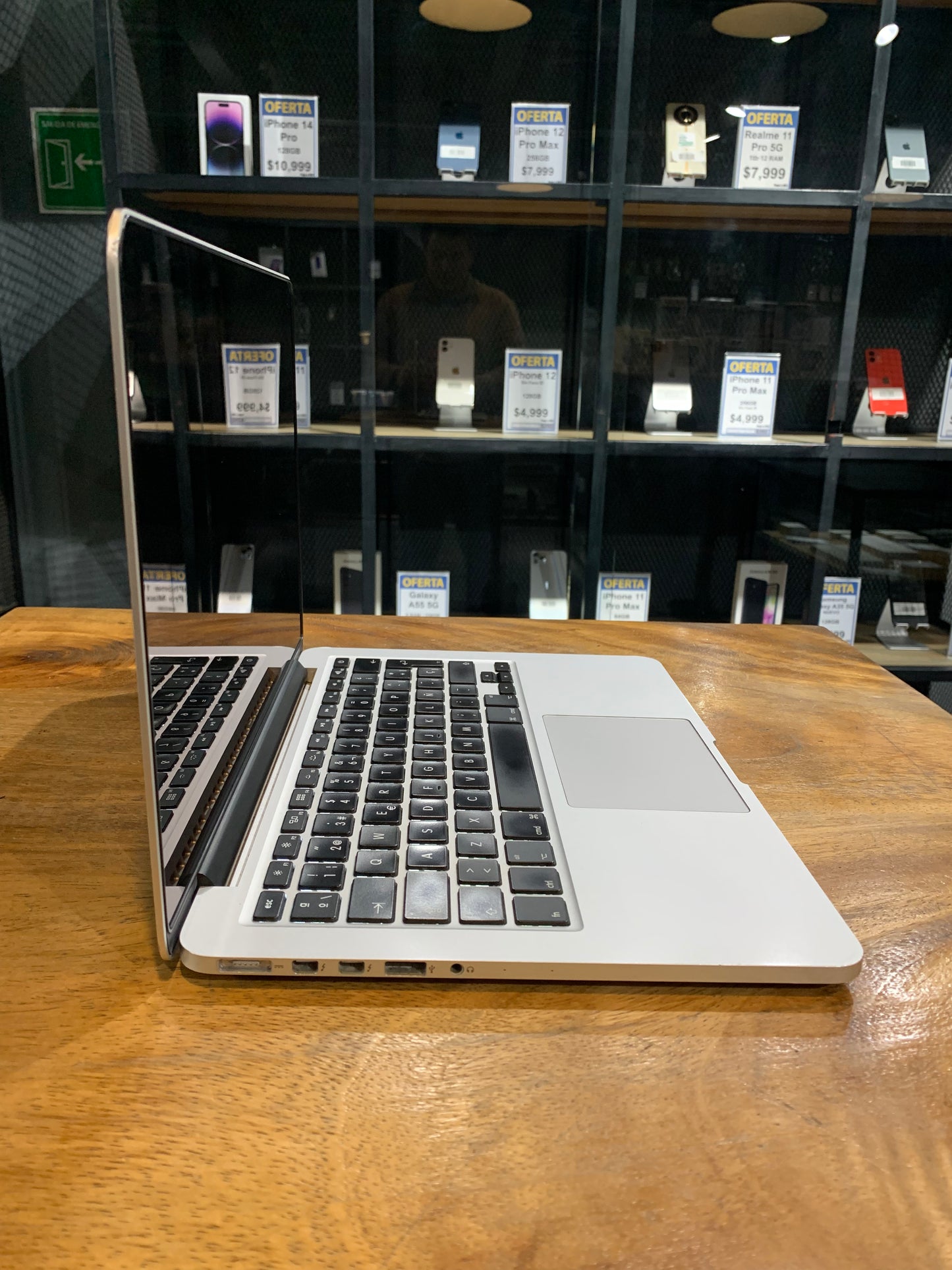 MacBook Pro 2015 13" 256GB / 8GB RAM (Producto Único)