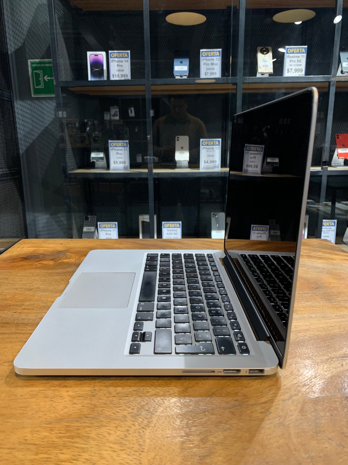 MacBook Pro 2015 13" 256GB / 8GB RAM (Producto Único)