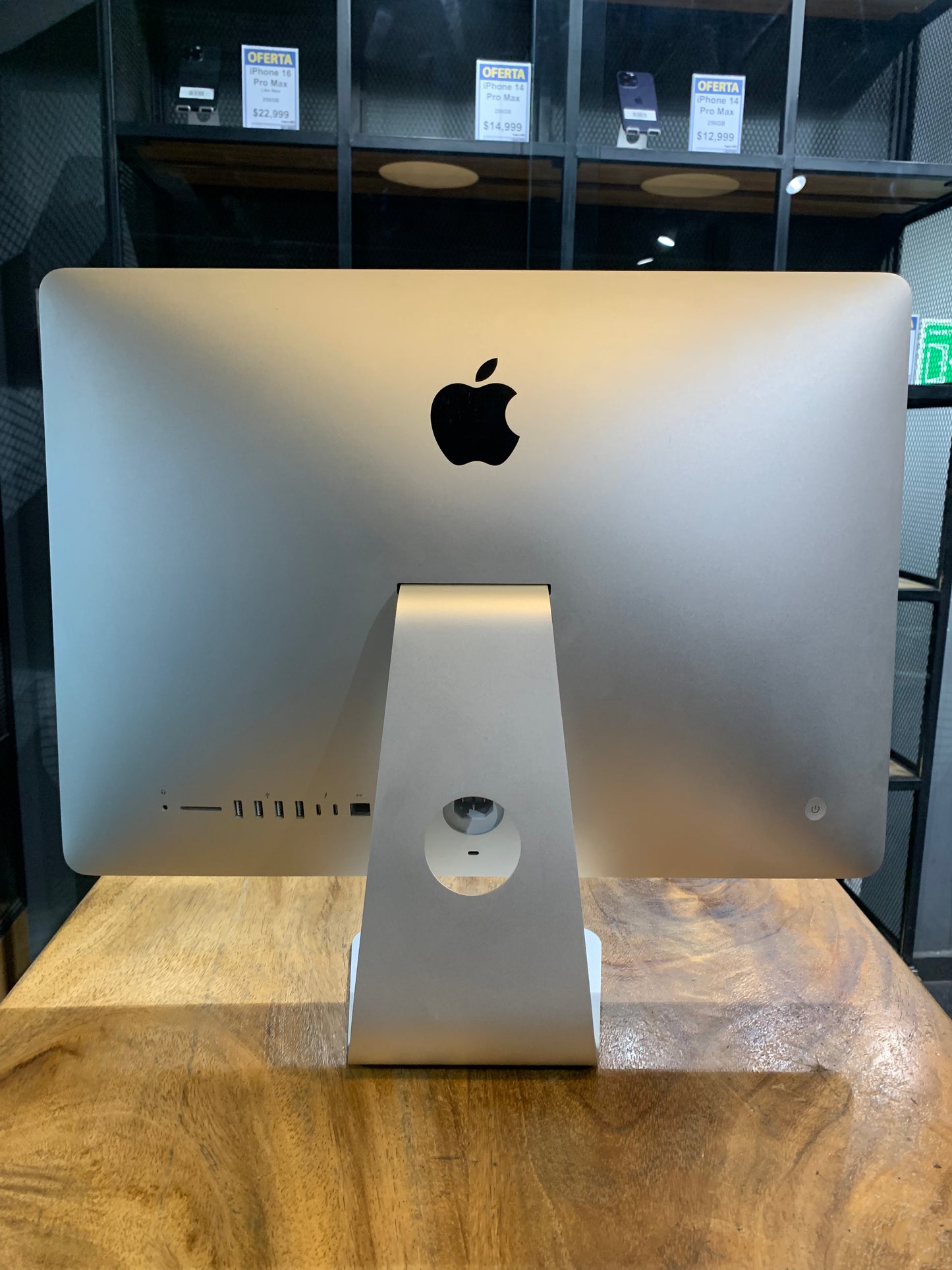 iMac 2017 21.5" 1TB HDD / 8GB RAM (Producto Unico)